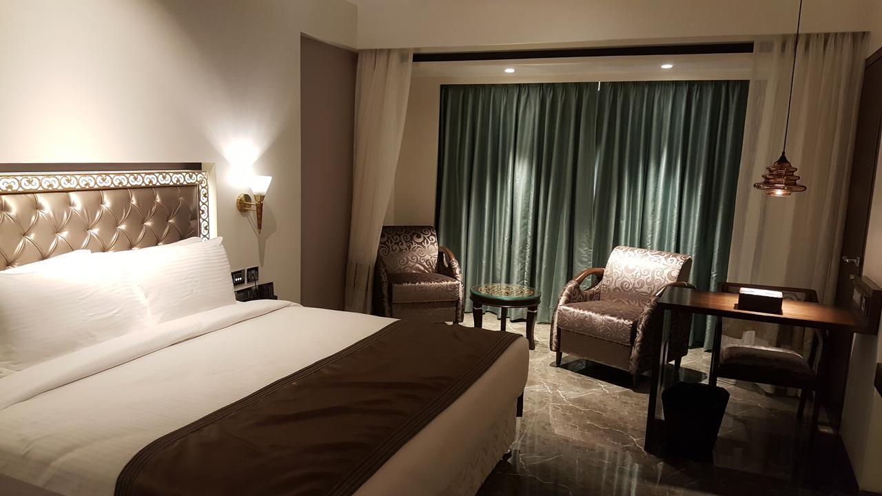 Hotel Peninsula Redpine Bombay Exterior foto